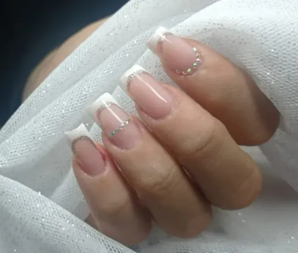 Manicure - Alongamento em Fibra - Encapsulado - Sempre Bela Ateliê de Unhas