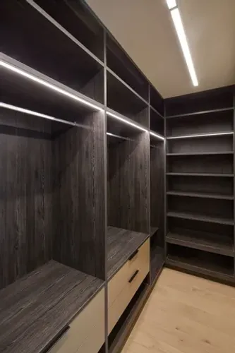 Closet alto padrão (Móveis sob medida)