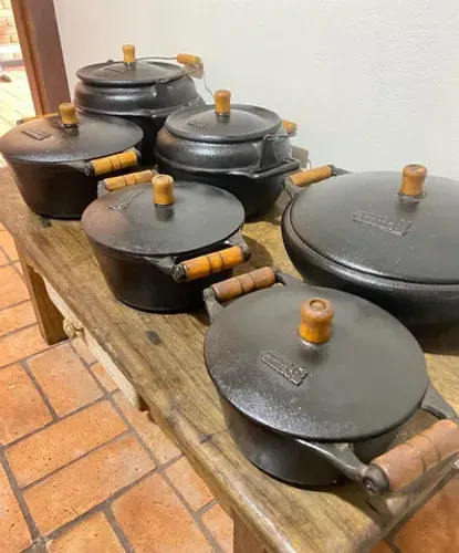 Panelas de ferro Panela Mineira 350,00 cada (nunca usadas)