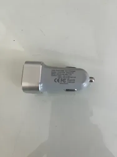 Carregador celular  isqueiro carro com entrada USB 