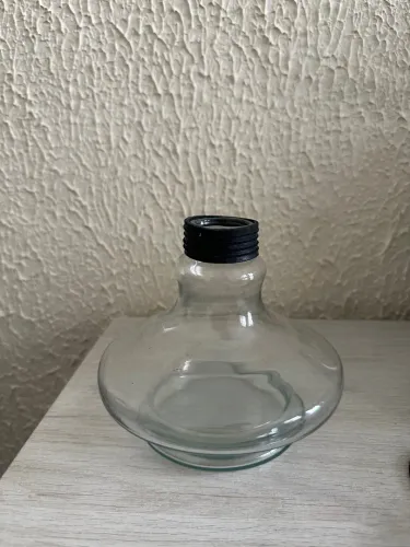 Vaso de vidro transparente
