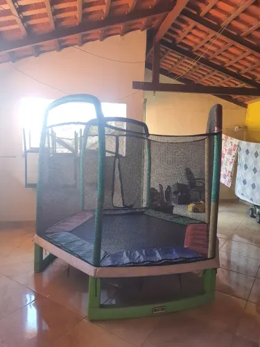 Cama elástica "My First Trampoline". Usada e em bom estado.