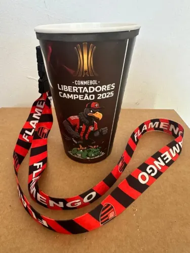 copo comemorativo da copa libertadores do flamengo 2025