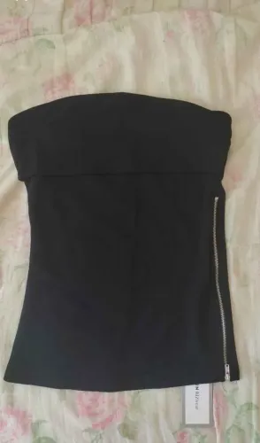 Top preto com zíper lateral tamanho XS
