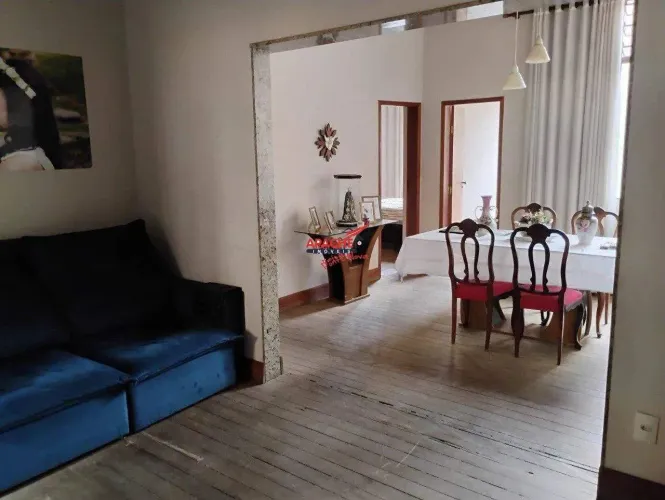 Casa à Venda em Ponte Nova (Centro)  Terreno de 283 m²