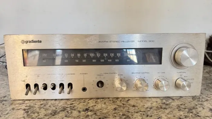 Receiver Gradiente Model 900 (Para Restauração)  