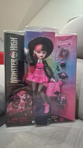 Boneca Draculaura Core Monster High