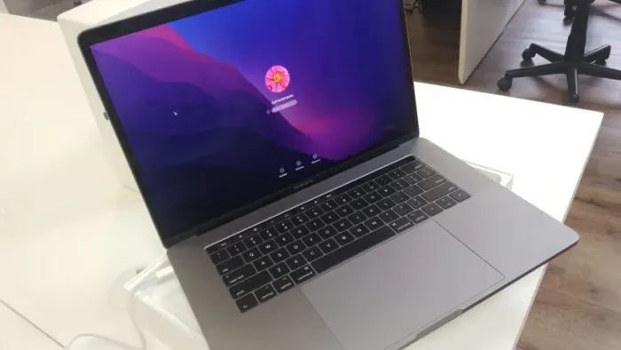 MacBook Pro 2017 -cinza