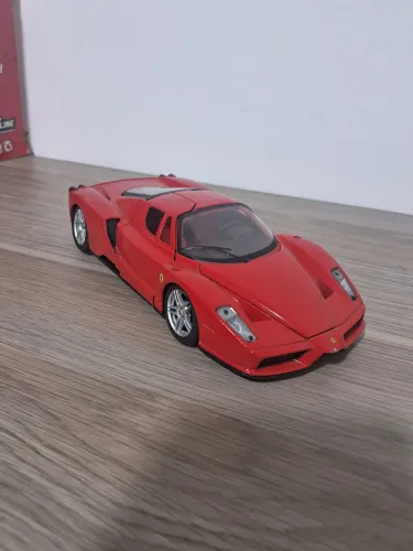 Ferrari 1/24 Maisto - Assembly Kit