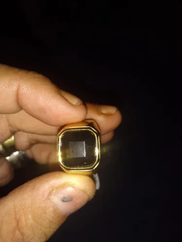 Anel masculino dourado grosso com pedra quadrada preta*novo*!