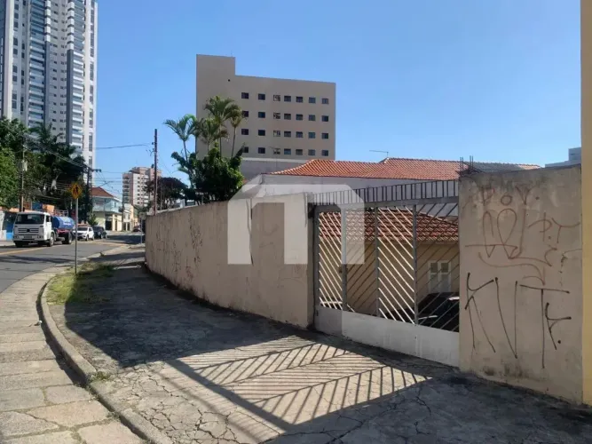 Terreno a venda de 400 m², sendo 20 m de frente