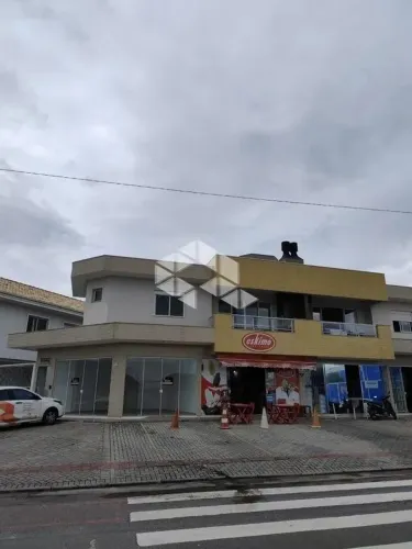 PRÉDIO COMERCIAL COM 375M² PRIVATIVOS NO CARIANOS EM FLORIANÓPOLIS/SC