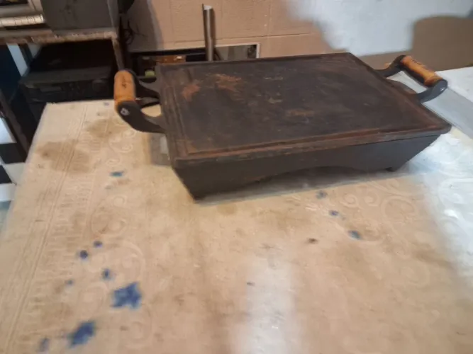 Chapa de ferro fundido alimentação  álcool. Antiguidade 