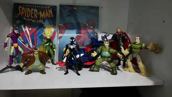 Bonecos do espetacular homem Aranha 2008