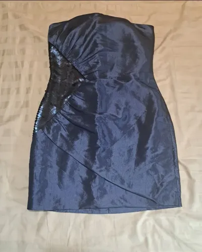 Vestido Curto de Festa.