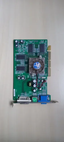 Placa de Vídeo FX5200 com defeito