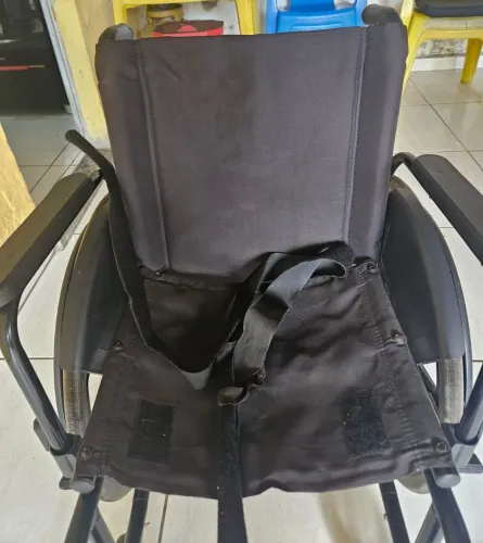 Cadeira De Rodas Em Aço MA3F 504 48 CM Ortomobil Cadeira Seminova Sem Defeito Único Dono.