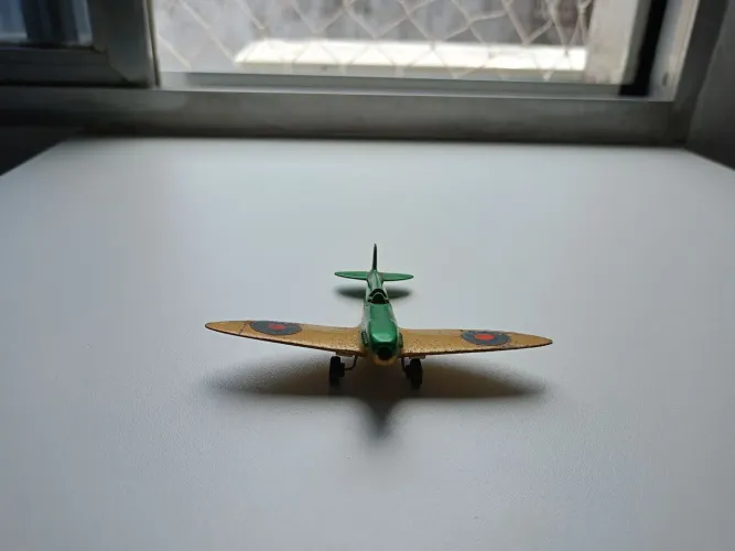 Avião Spitfire Matchbox 1973 original
