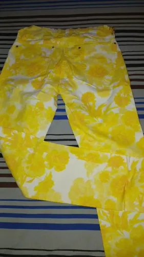Calça Jeans Morena RosaFloral Amarela