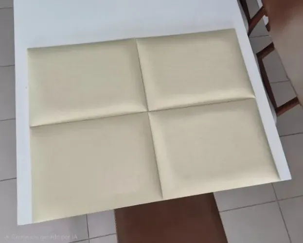 Cabeceira de cama em courino. sem uso