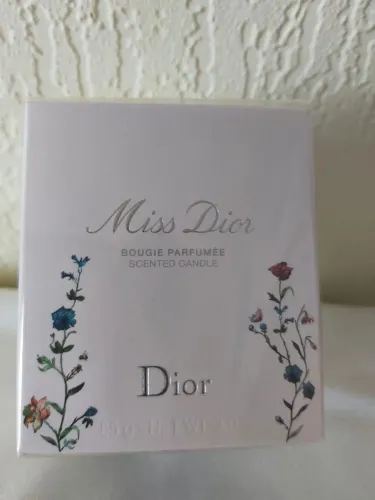 Vela perfumada Miss Dior Edição Limitada 