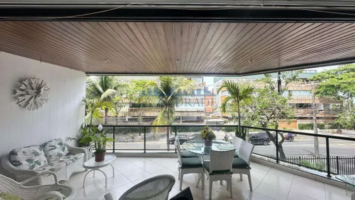 Jardim Oceânico  3 Quartos (1 Suíte)  Varandão  2 Vagas  Próximo à Praça do Ó