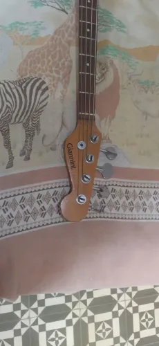 Baixo Giannini Stratosonic southern cross 