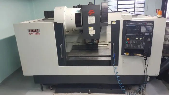 Centro de Usinagem Vertical FEELERr FVP-1300A