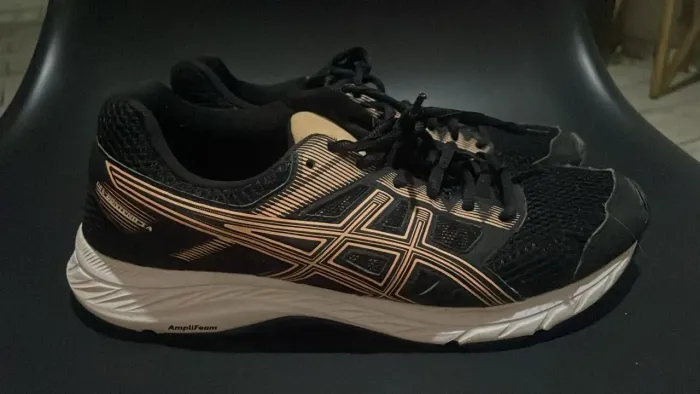 Tênis Asics - 39