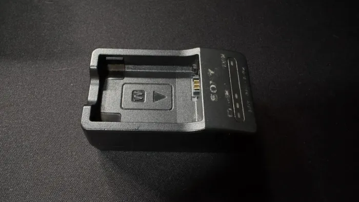 Carregador Sony BC-TRW