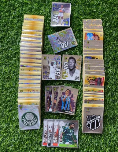 300 figurinhas do brasileirão 2023 + Extra