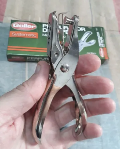 Perfurador de Papel Göller Systemactic