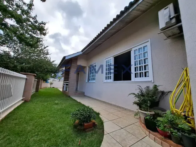 CASA DE ESQUINA À VENDA - ACEITA PERMUTA POR IMÓVEL NA CIDADE OU EM MARINGÁ - CA980