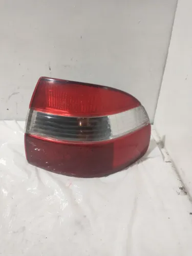 Lanterna traseira direito Corolla 2000/01