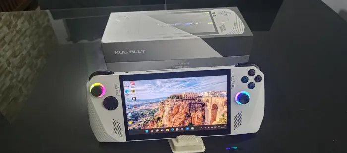 ROG Ally Z1 Extreme - Completo + Acessórios - Excelente Estado