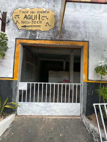 Ponto comercial com 75m2 na Rua da Vitória