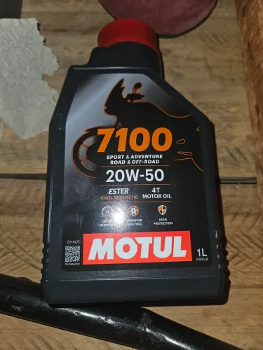 Óleo motul 7100 20w50