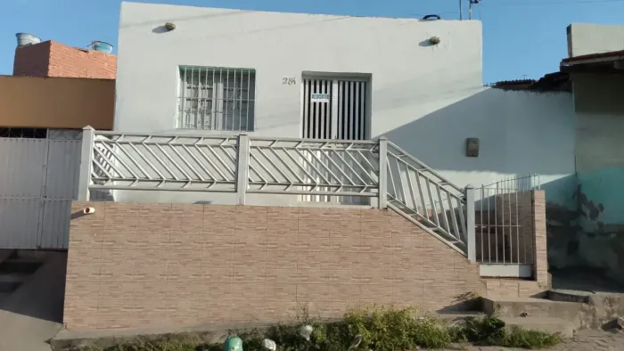 CASA SOLTA EM GRAVATÁ -PE