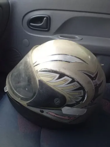 Capacete Taurus antigo