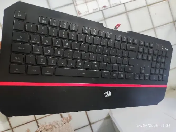 Teclado Gamer Redragon RGB ABNT2 Preto