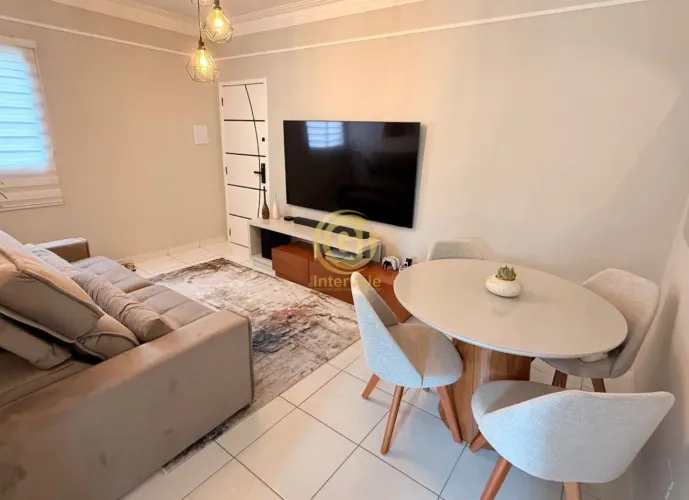 Apartamento à venda no Centro de Jacareí-SP: 2 quartos, sala ampla, banheiro, vaga de gara