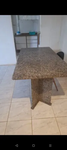 Mesa em mármore