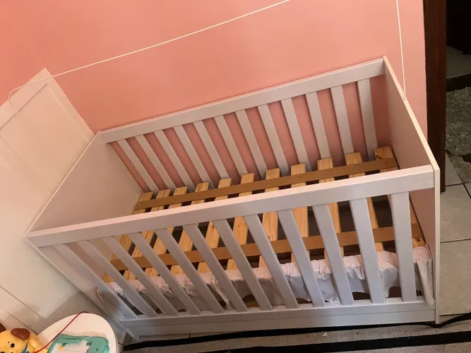 Berço Branco com colchão