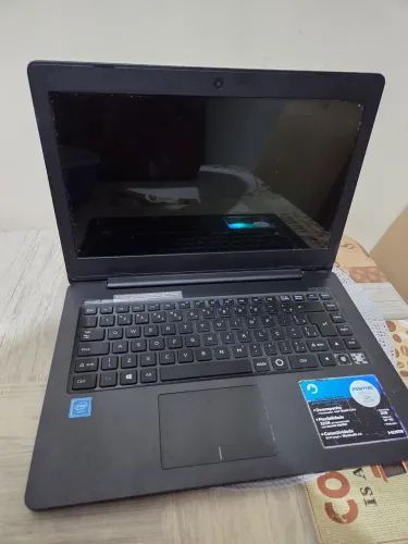 Notebook positivo com defeito 