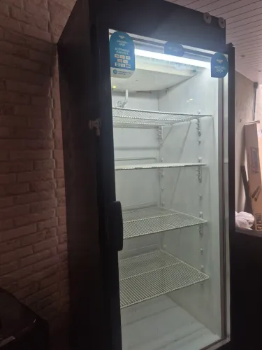 Vendo expositor de bebidas usado , valor $1.500