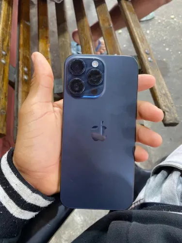 iPhone 15 Pro max azul escuro