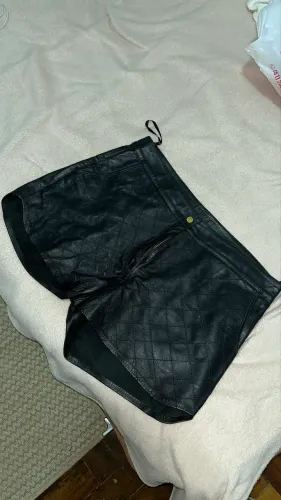 Short de Couro Legítimo