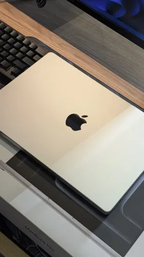 MacBook Pro M5 16GB/512GB - Garantia Dez/26 + Bateria 100%