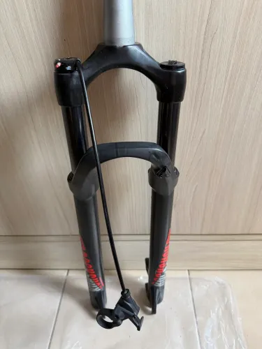 Suspensão Rockshox 9x100