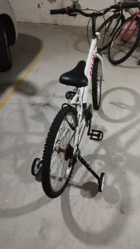 Bike aro 24 caloi Ceci